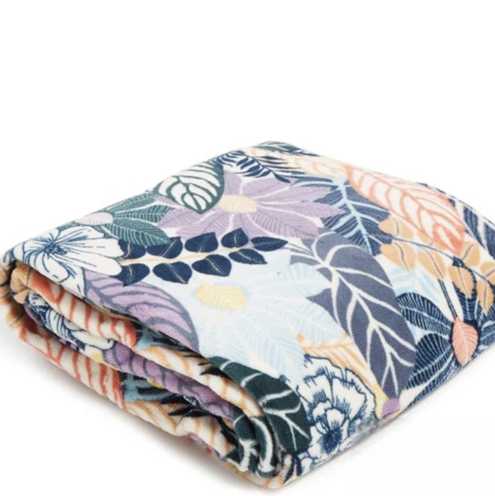 Vera Bradley Palm Floral Design  blanket NWT
